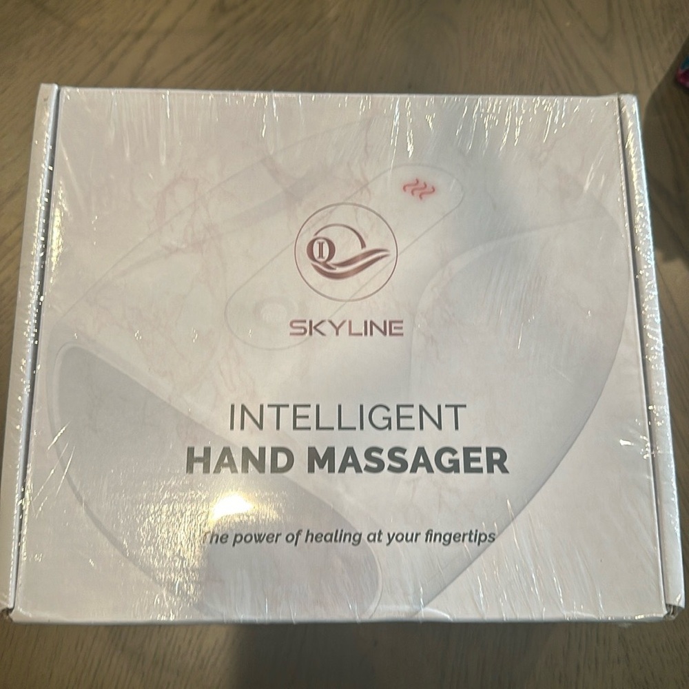 NWT intelligent hand massager with heat